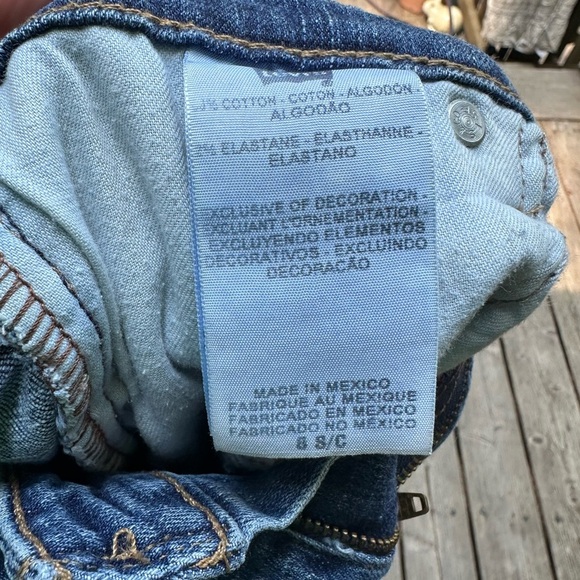 LEVI’S Classic Blue Skinny Jean Mid Rise Size 2 - Picture 14 of 15